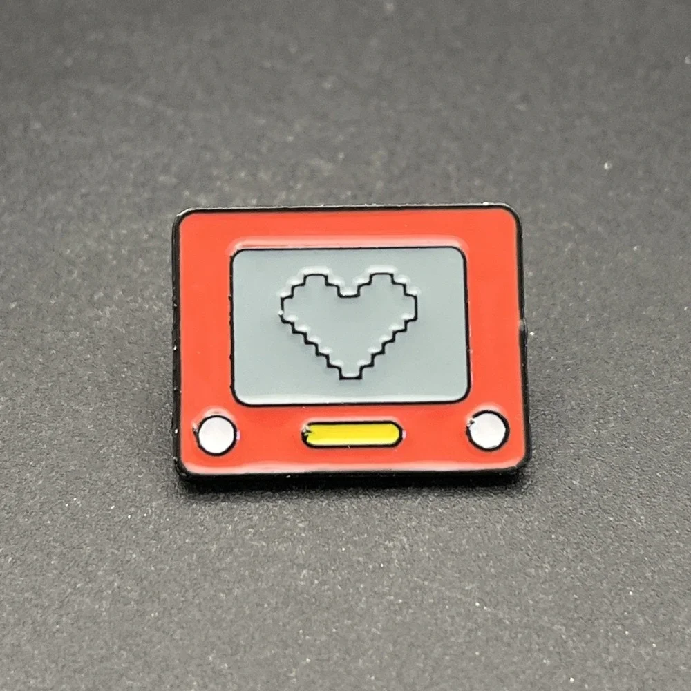 Etch A‎ Sketch Heart Lapel Hat Pin